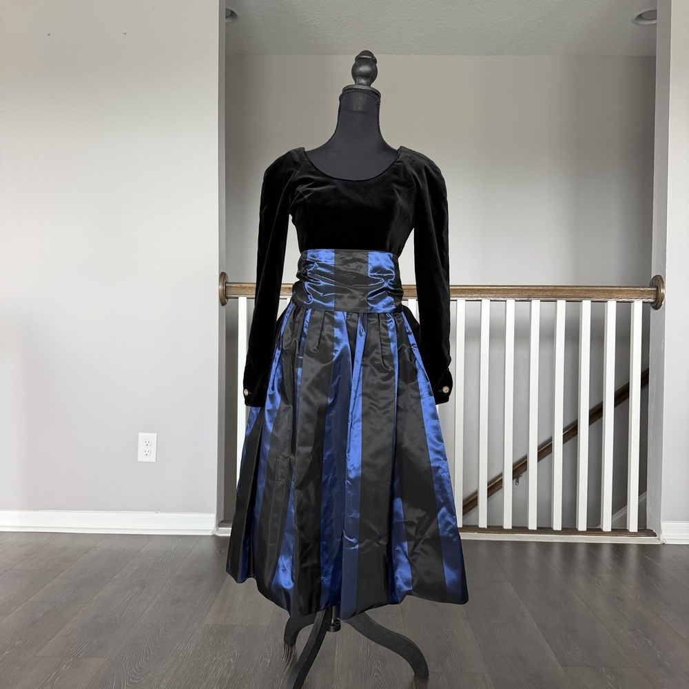 Laura Ashley Vintage Velvet Bow Waist Long Sleeve Dress 8 XS Cottage Old Money
